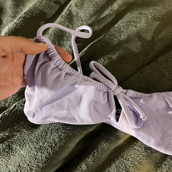 NWOT Hollister Runched Bikini Top - Picture 2 of 4